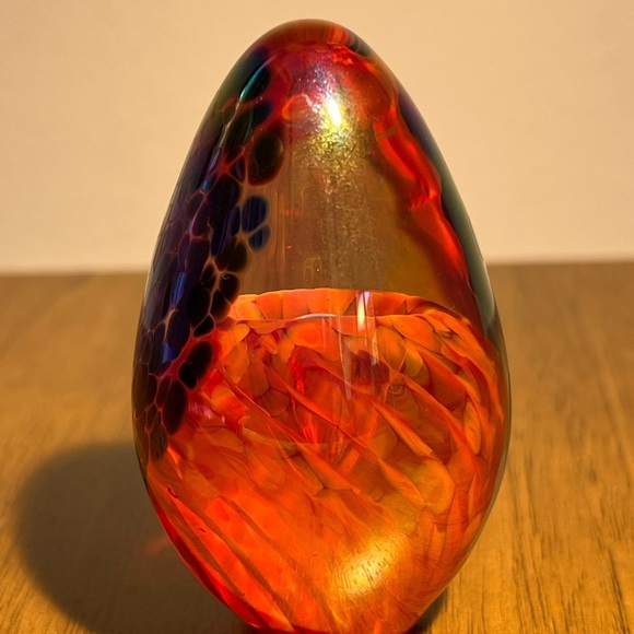 GES Glass Eye Studio Iridescent Egg Art Glass Paperweight 1997 - Picture 3 of 14